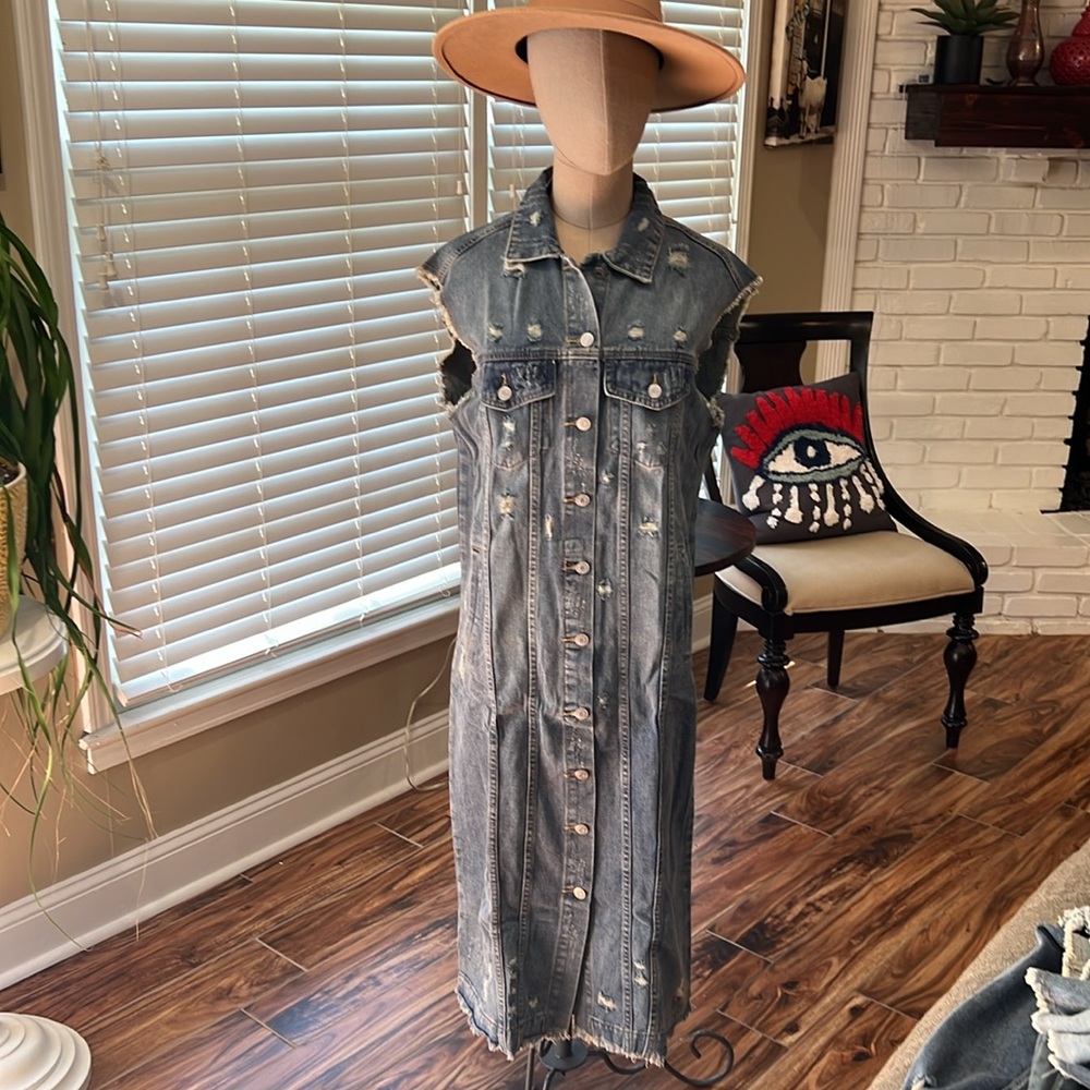 Veveret long distressed denim vest duster